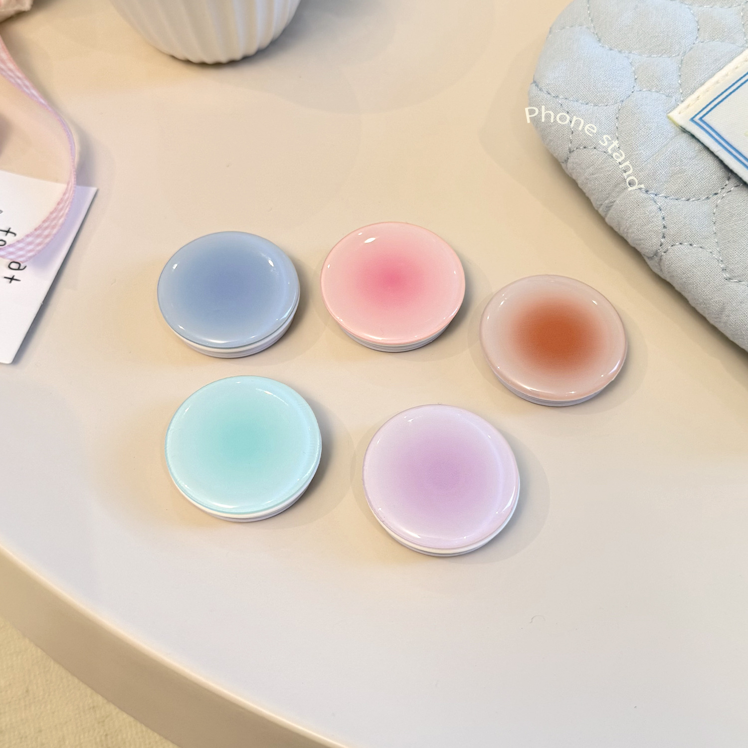 ที่จับโทรศัพท์แบบไล่สีสไตล์ In - Mobile Pedestal Cabinet บทวิจารณ์และราคา